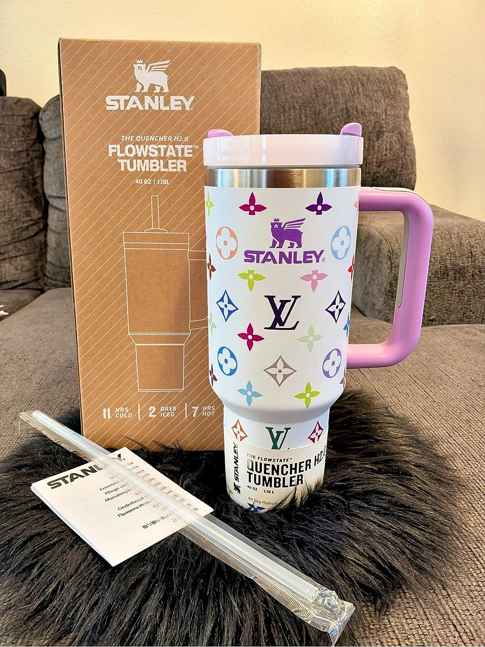 Stanley Quencher H2.0 FlowState Tumbler 40 oz White & Pink NWT